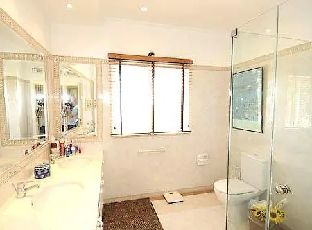 فيلة Sleeps 6 With Pool Air Con And Wifi